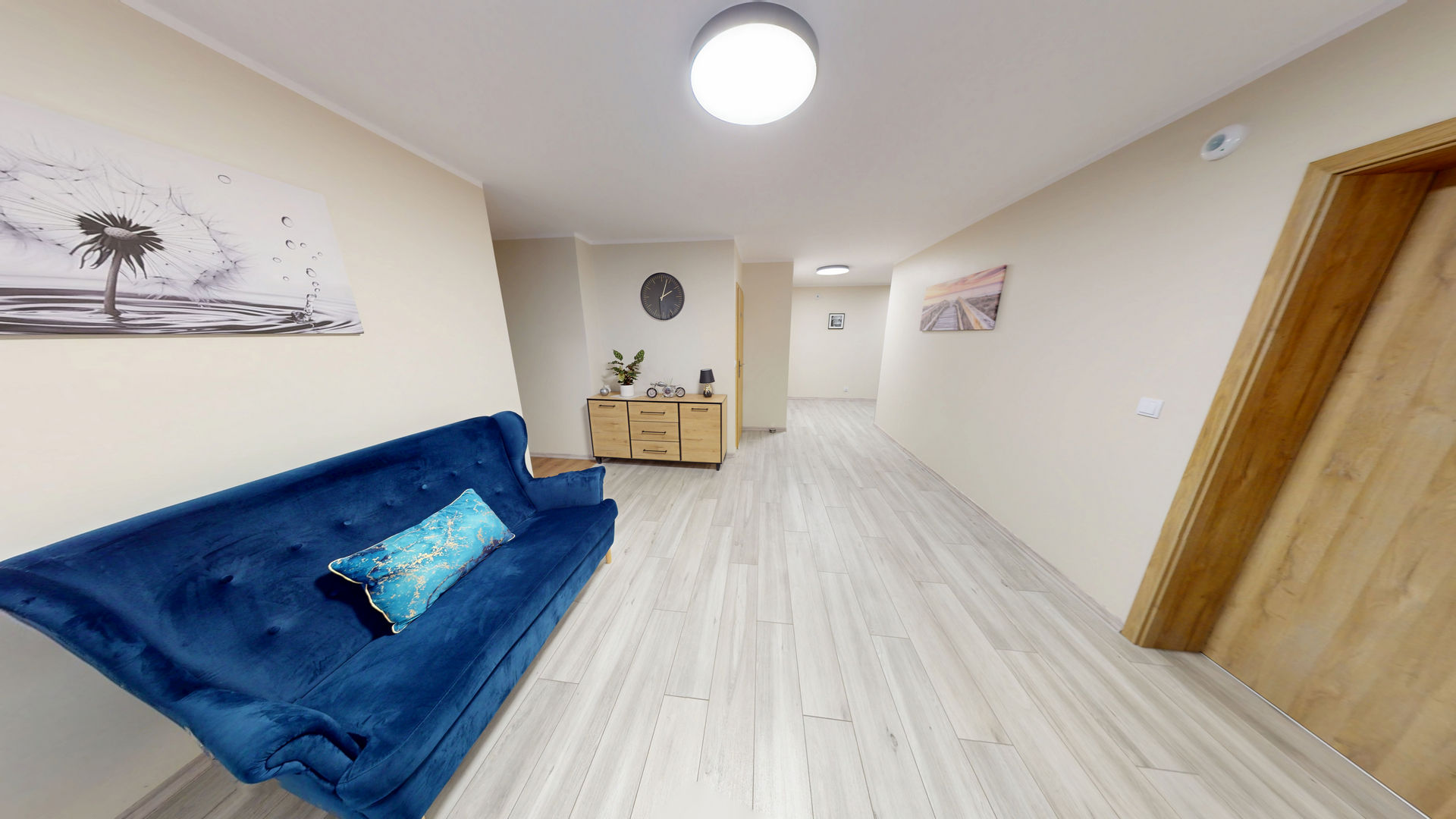 Apartament wieczorem — Willa Toma